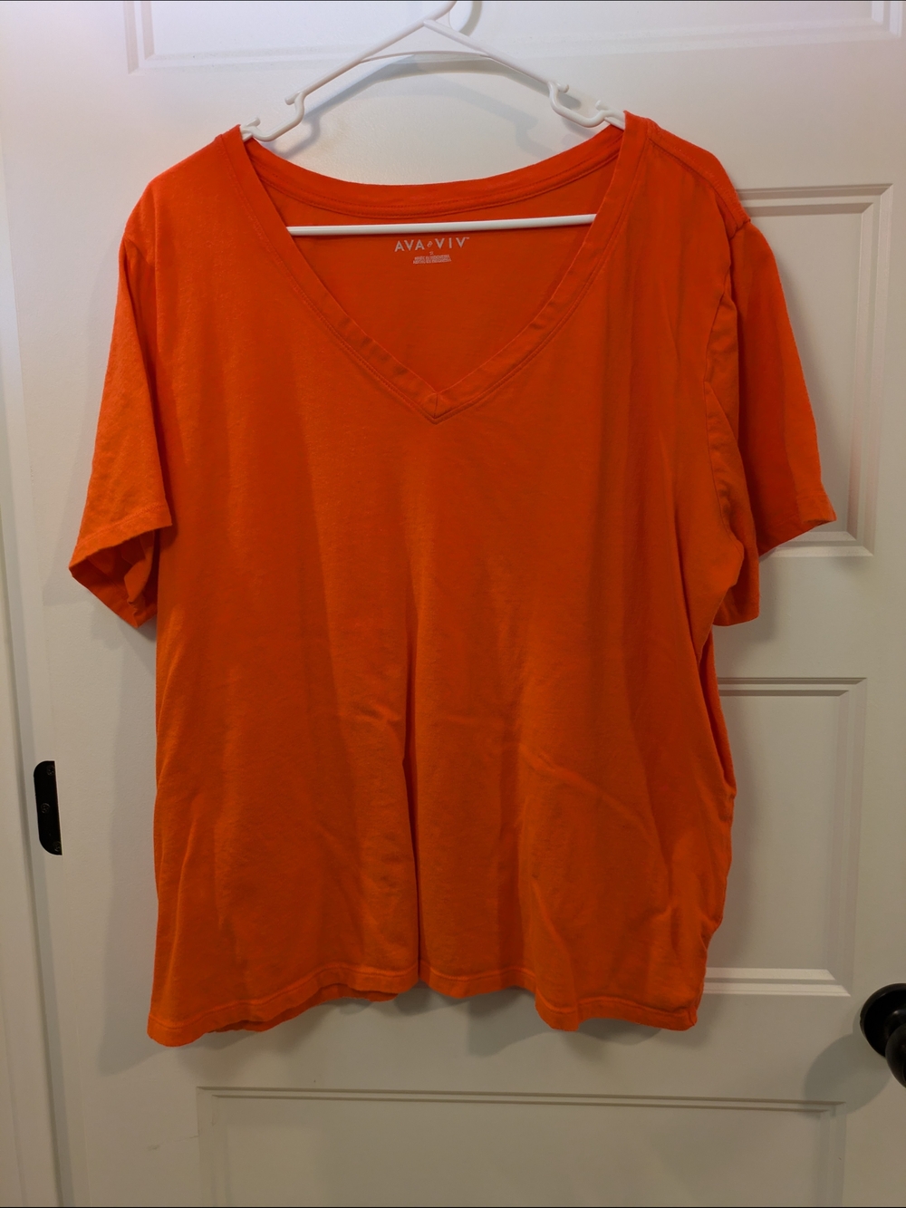 🔴 3/$15 Ava & Viv Bright Orange V-Neck Short Sleeve Tee